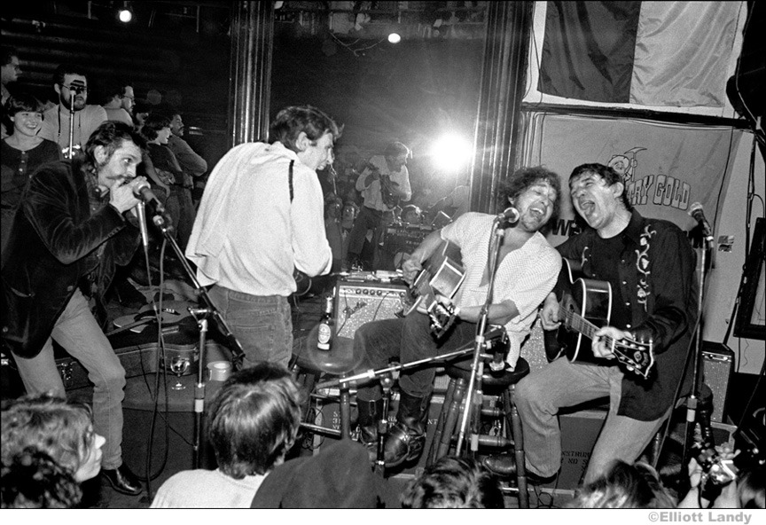 Levon Helm, Bob Dylan, Rick Danko w. Shredni Volper, Lone Star Cafe, NYC, 1983. Photo By ©Elliott Landy, LandyVision Inc.